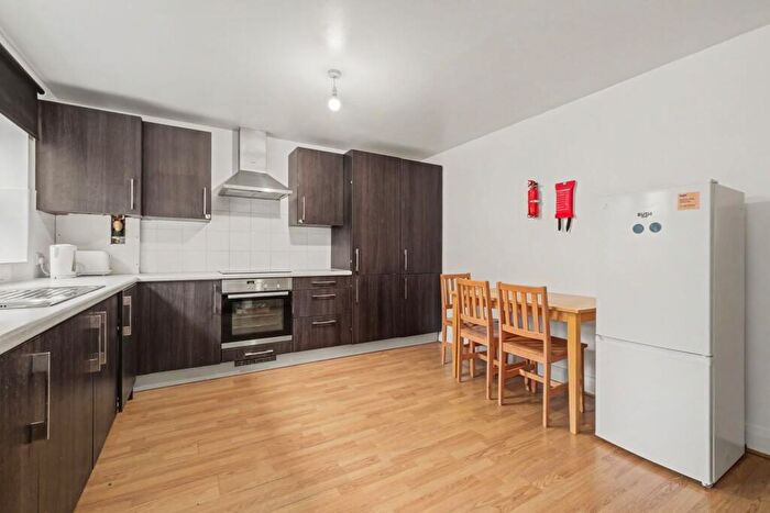 5 Bedroom Semi Detached House To Rent In Park View Road, London, N17