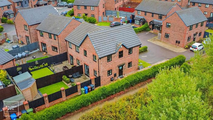 3 Bedroom Semi-Detached House For Sale In Bee Fold Lane, Atherton, M46