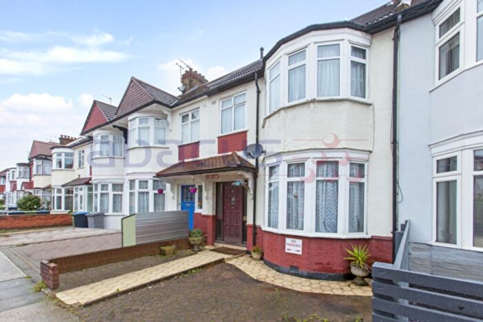 3 Bedroom House For Sale In Leigh Gardens, Kensal Rise, NW10