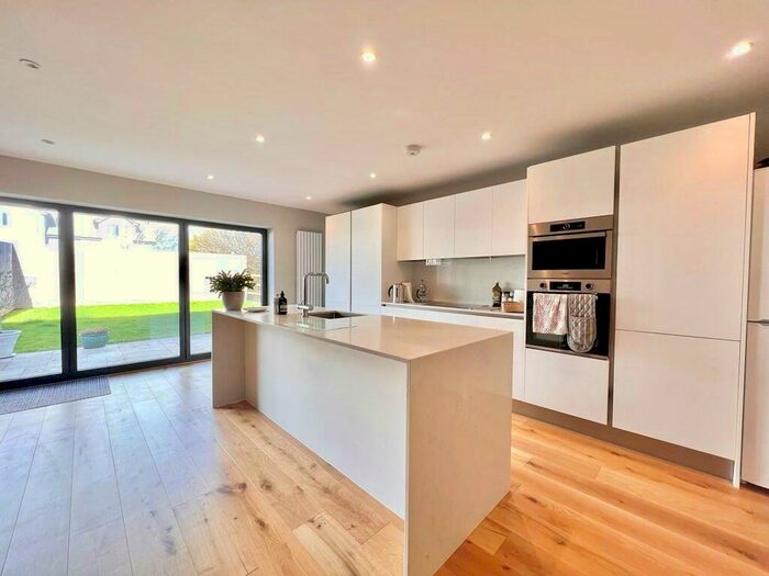 3 Bedroom Detached House To Rent In High Street, Cheddington, Leighton Buzzard, LU7