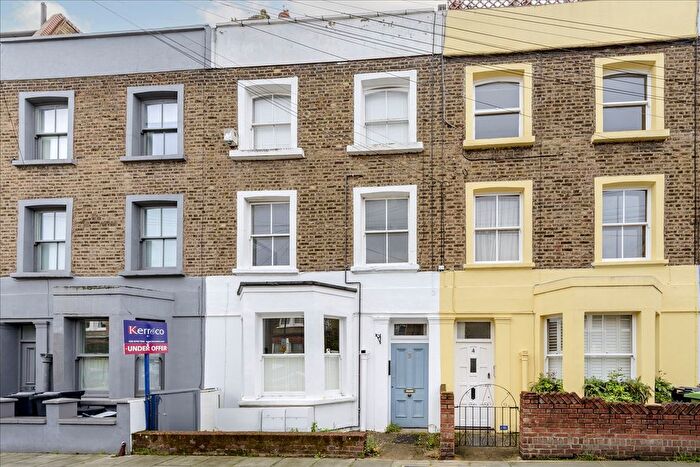 1 Bedroom Flat For Sale In Clifton Avenue, Shepherd's Bush, W12