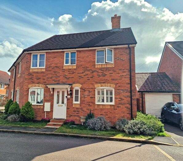 3 Bedroom Semi-Detached House To Rent In Colney Road, Aylesbury, HP18