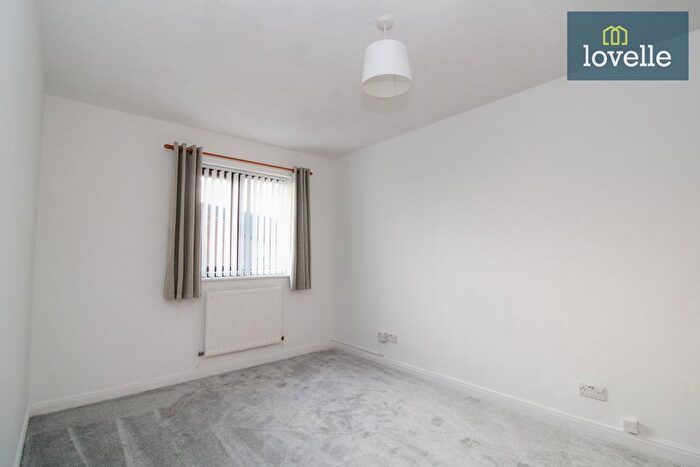 3 Bedroom Terraced House For Sale In Haven Gardens, Grimsby, DN31