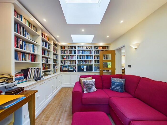 4 Bedroom Detached House For Sale In Long Copse Close, Bookham, Leatherhead, KT23
