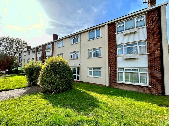 2 Bedroom Flat To Rent In Rixman Close, Maidenhead, Berkshire, SL6