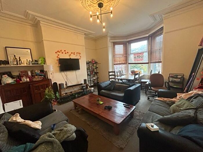 7 Bedroom Property To Rent In Regent Park Terrace, Hyde Park, Leeds, LS6