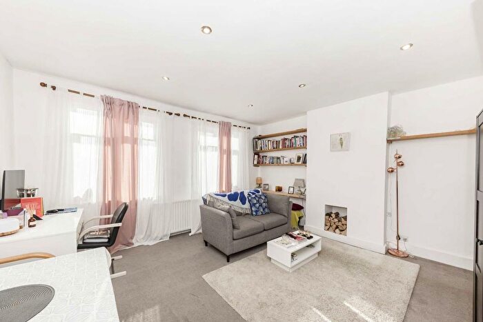 1 Bedroom Flat For Sale In Kingston Road, Wimbledon, SW19
