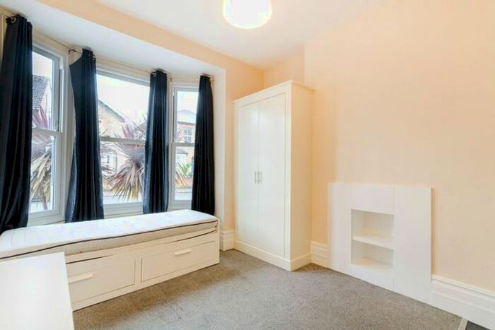 Studio To Rent In Hardman Road, Kingston, Kingston Upon Thames, KT2