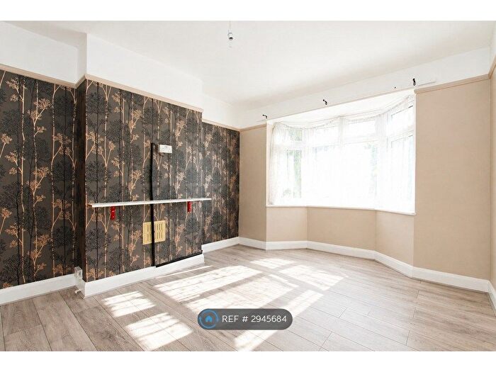 2 Bedroom Maisonette To Rent In Upper Luton Road, Chatham, ME5