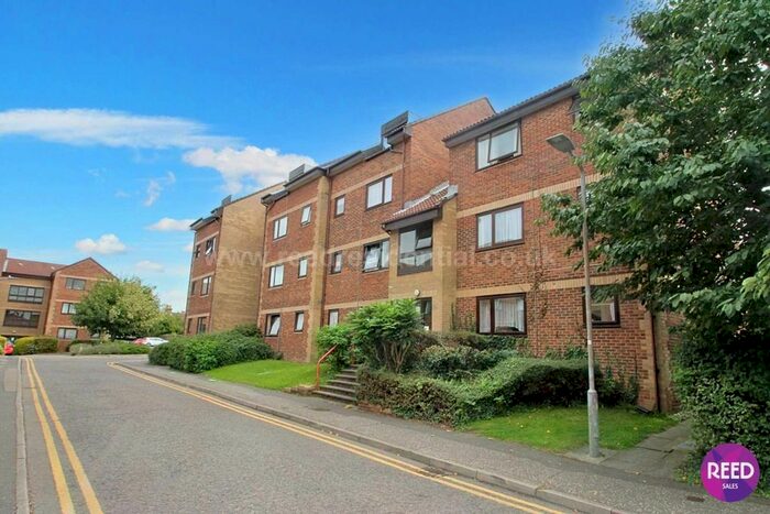 2 Bedroom Flat To Rent In Roots Hall Drive, Southend On Sea, SS2