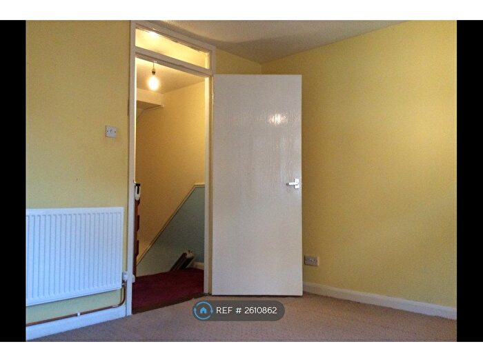 1 Bedroom Terraced House To Rent In Cardigan Court, Luton, LU1