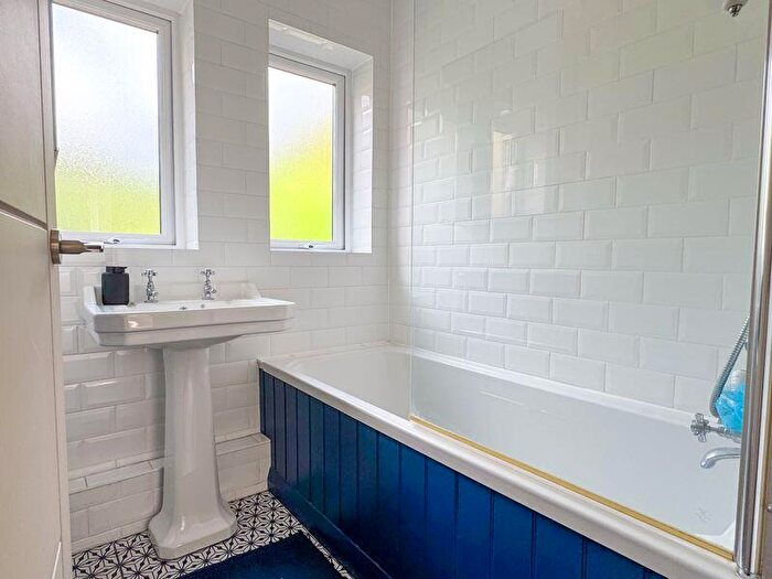 2 Bedroom Flat For Sale In Felpham, West Sussex, PO22