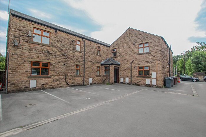 2 Bedroom Flat To Rent In Frenches Court, Greenfield, Oldham, Greater Manchester, OL3