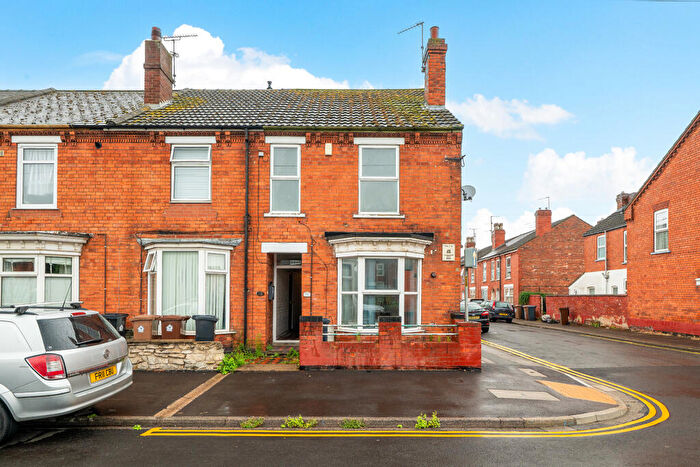 3 Bedroom End Of Terrace House For Sale In Sincil Bank, Lincoln, Lincolnshire, LN5