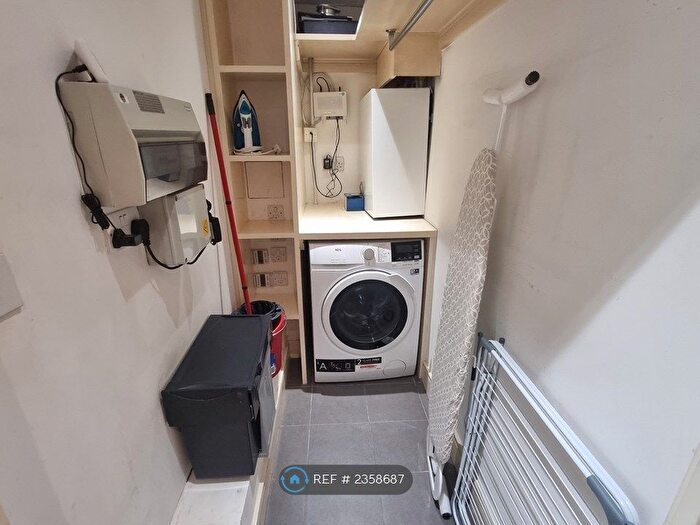 1 Bedroom Flat To Rent In Juniper Drive, London, SW18