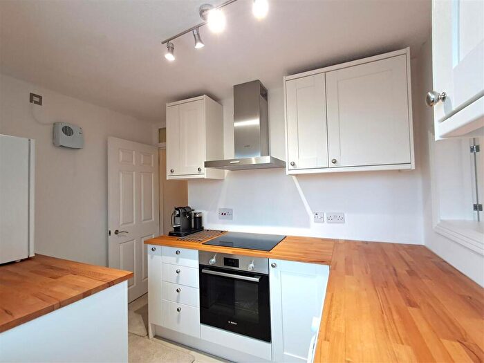 2 Bedroom Apartment To Rent In Barrington Court, Bristol, BS4
