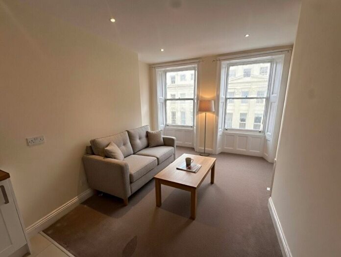 1 Bedroom Flat To Rent In Oriental Place, Brighton, BN1
