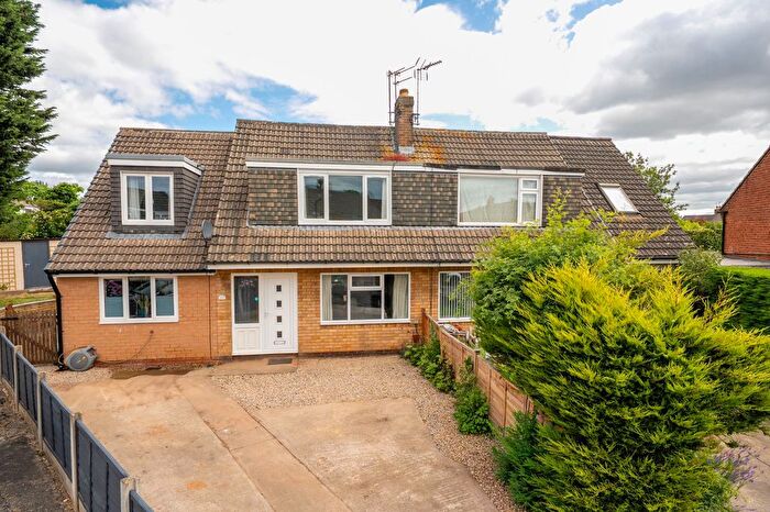 4 Bedroom Semi-Detached House For Sale In Fairways Close, Harrogate, HG2