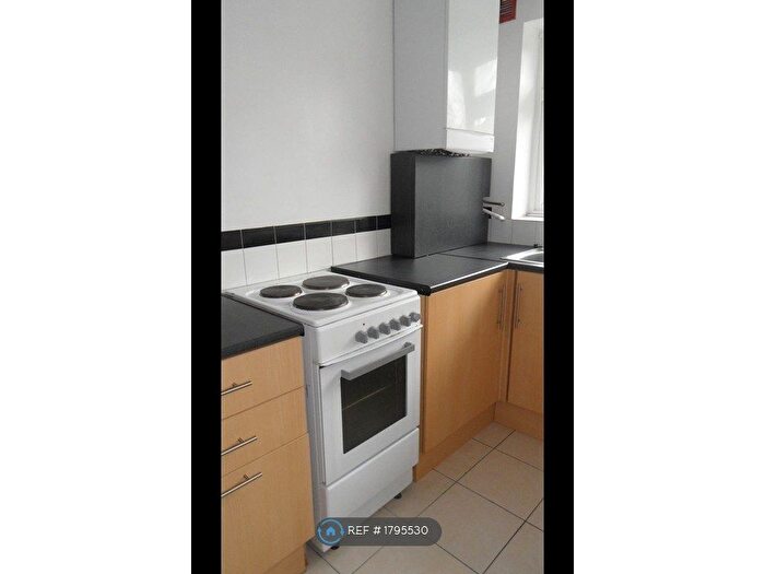 2 Bedroom Flat To Rent In Shire Close, Coventry, CV6