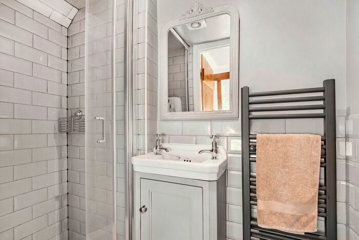 1 Bedroom Cottage To Rent In Marlow Road, Bisham, Marlow, SL7