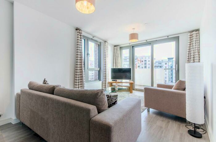 2 Bedroom Flat To Rent In Waterside Heights, Royal Docks, London, E16