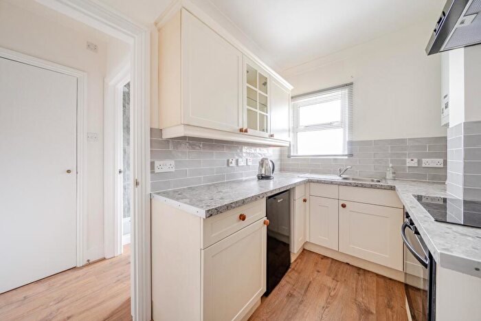 2 Bedroom Flat To Rent In Powney Road, Maidenhead, SL6