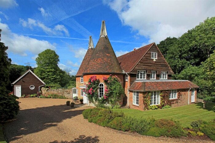 4 Bedroom Detached House For Sale In Mote Road, Shipbourne, Tonbridge, TN11