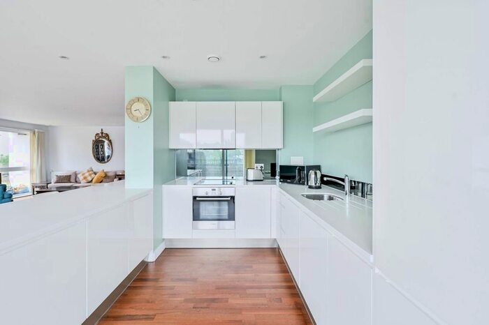 3 Bedroom Flat To Rent In Wharf Street, Deptford, London, SE8