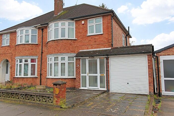 3 Bedroom Semi Detached House For Sale In Lamborne Road, West Knighton, Leicester, LE2