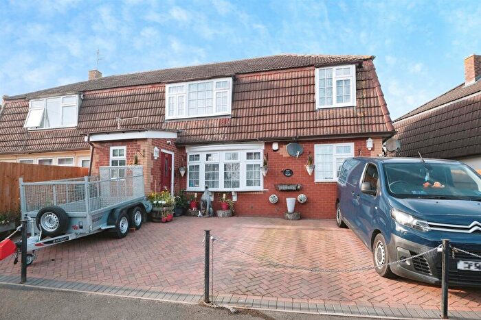 4 Bedroom Semi Detached House For Sale In Ethelstan Crescent, Hereford, HR2