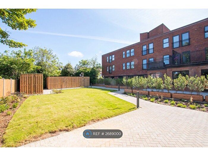 2 Bedroom Flat To Rent In High Street, Billericay, CM12