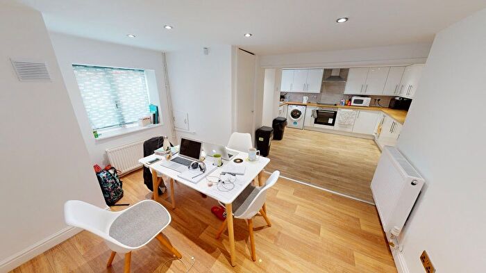 4 Bedroom Semi Detached House To Rent In Trelawn Avenue, Leeds, LS6