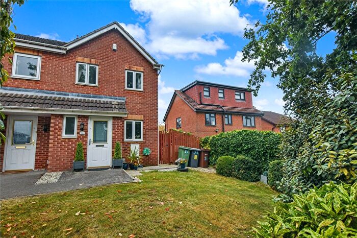 2 Bedroom End Of Terrace House For Sale In Rosedale Drive, Tingley, Wakefield, West Yorkshire, WF3