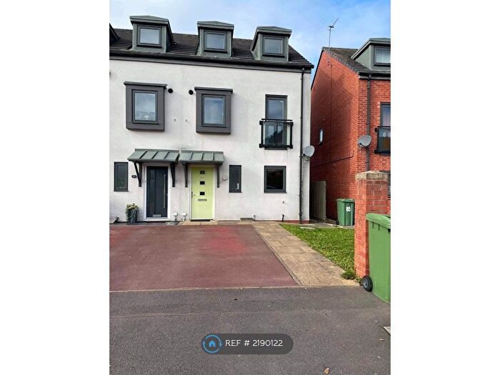 3 Bedroom Semi-Detached House To Rent In Humphries Road, Wolverhampton, WV10