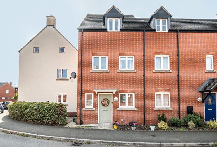 3 Bedroom Semi-detached House For Sale In Bradestones Way, Eastington, Gloucestershire, GL10
