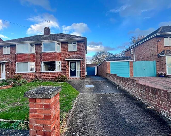 3 Bedroom Semi Detached House For Sale In Lavington Drive, Longlevens, Gloucester, GL2