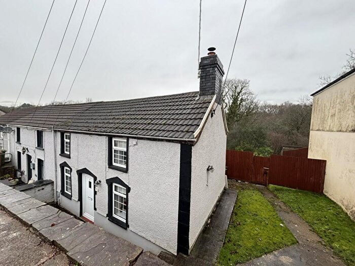2 Bedroom Cottage To Rent In High Street, Pengam, Blackwood, NP12