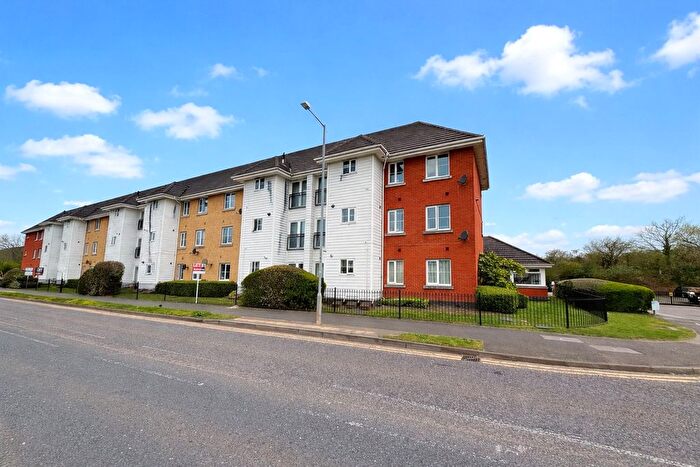 2 Bedroom Flat For Sale In Fleming Road, Chafford Hundred, Grays, Essex, RM16