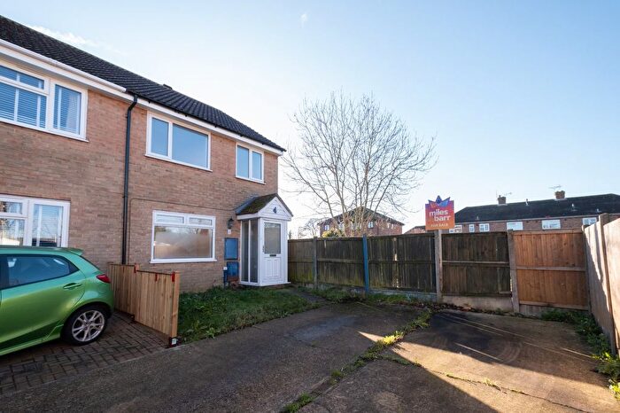 3 Bedroom Semi-detached House For Sale In Coniston Drive, Aylesham, Canterbury, Kent, CT3