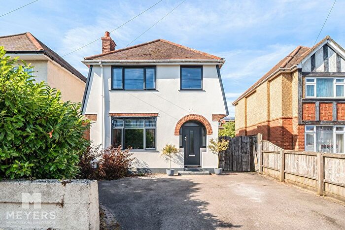 3 Bedroom Detached House For Sale In Pearson Avenue, BH14