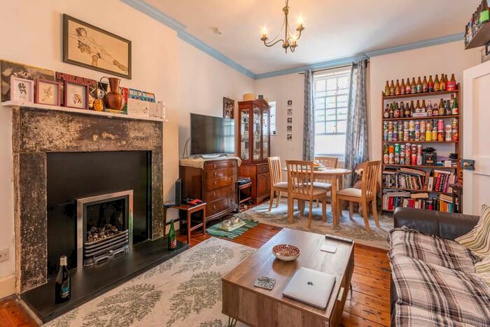 1 Bedroom Flat To Rent In Robertson’S Close, Edinburgh, EH1