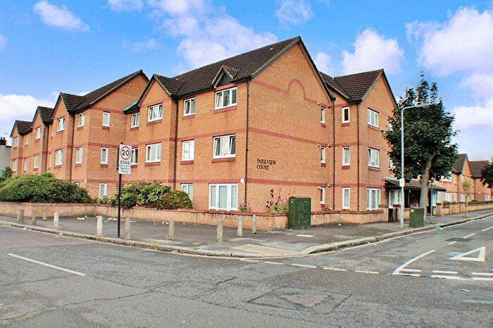 1 Bedroom Flat For Sale In Parkview Court, Brancaster Road, IG2