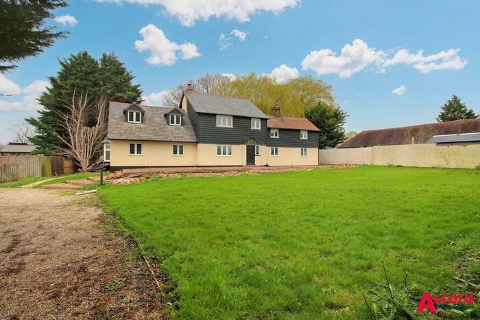 5 Bedroom Detached House For Sale In Tawney Lane, Stapleford Tawney, RM4