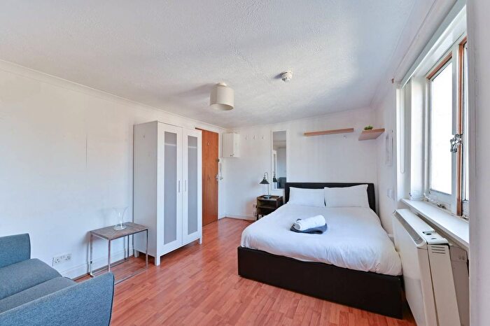 Studio To Rent In Upper Montagu Street, Marylebone, London, W1H