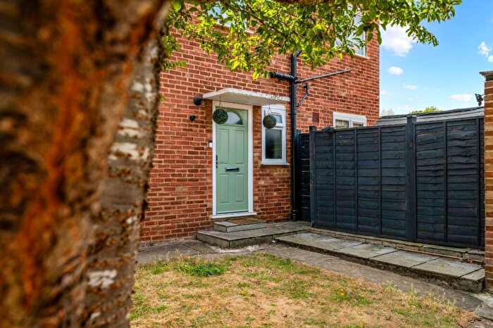 2 Bedroom Maisonette For Sale In Vernon Close, Ewell, KT19