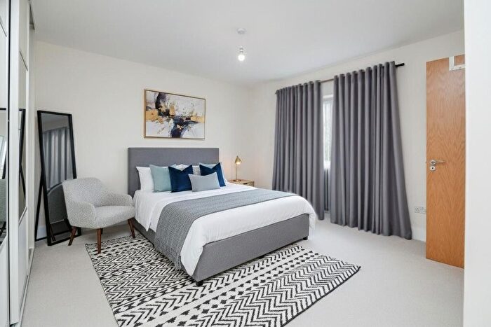 2 Bedroom Flat For Sale In Parchment Close, Mitcham Junction, CR4