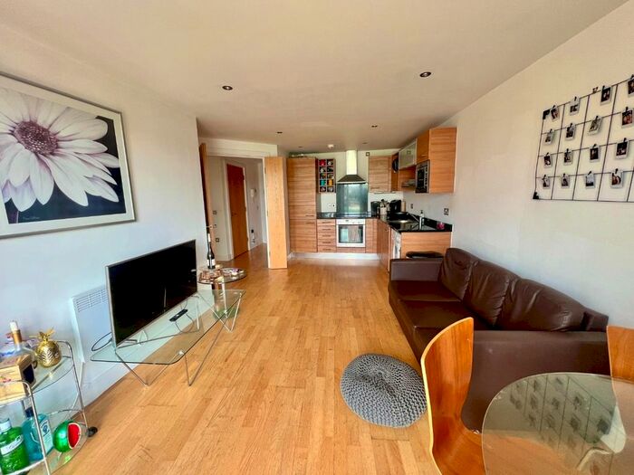 2 Bedroom Flat To Rent In Clarence House, The Boulevard, Leeds, LS10