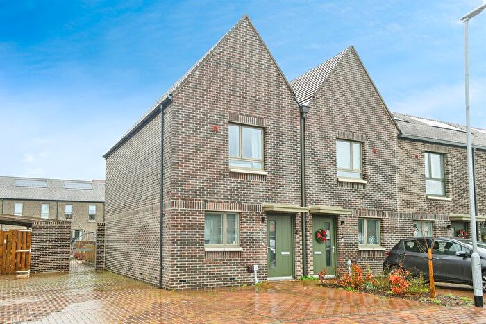 2 Bedroom End Of Terrace House For Sale In Little Walcot Lane, Swindon, SN3