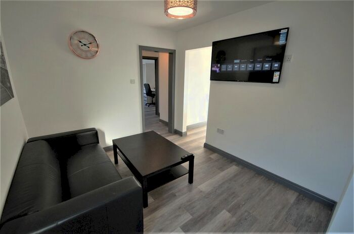 2 Bedroom Flat To Rent In Burnsall Road, Canley, Coventry, CV5