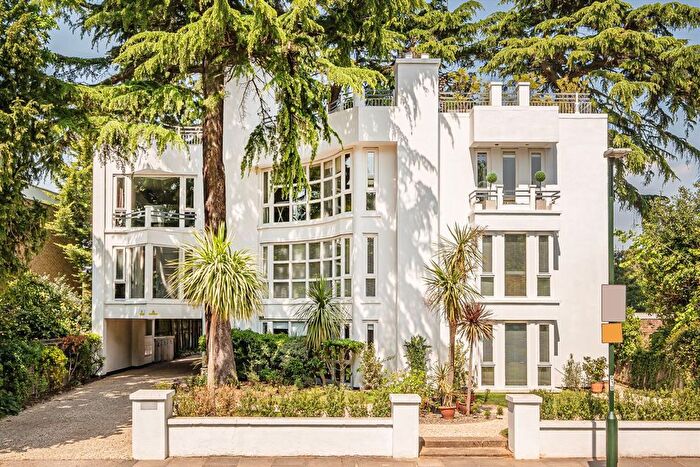 1 Bedroom Flat To Rent In Wellesley Road, Strawberry Hill, TW2